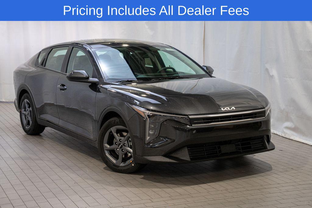 New 2025 Kia K4 LXS