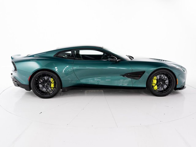 2026 Aston Martin VANQUISH V12 — фото 6
