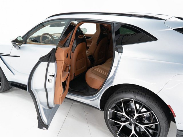 2026 Aston Martin DBX 707 — миниатюра 20