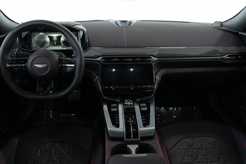 2025 Aston Martin VANQUISH 缩略图 22