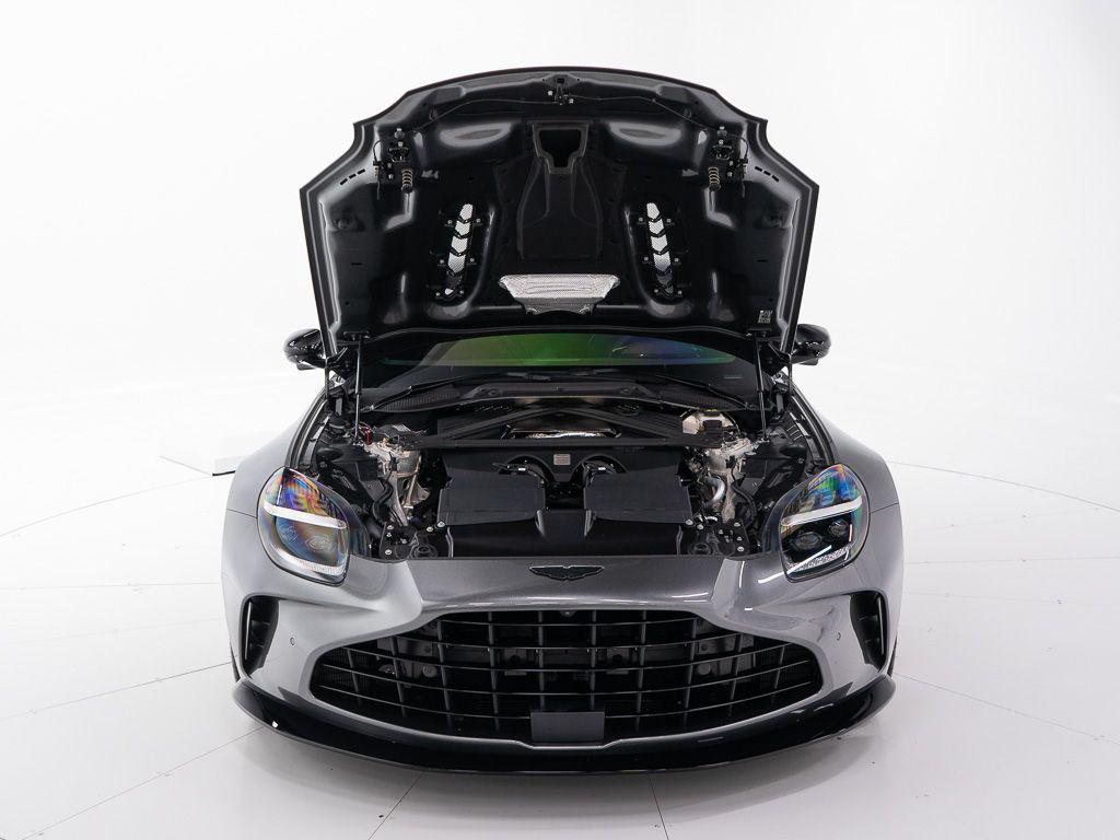 2026 Aston Martin VANTAGE BASE — миниатюра 37