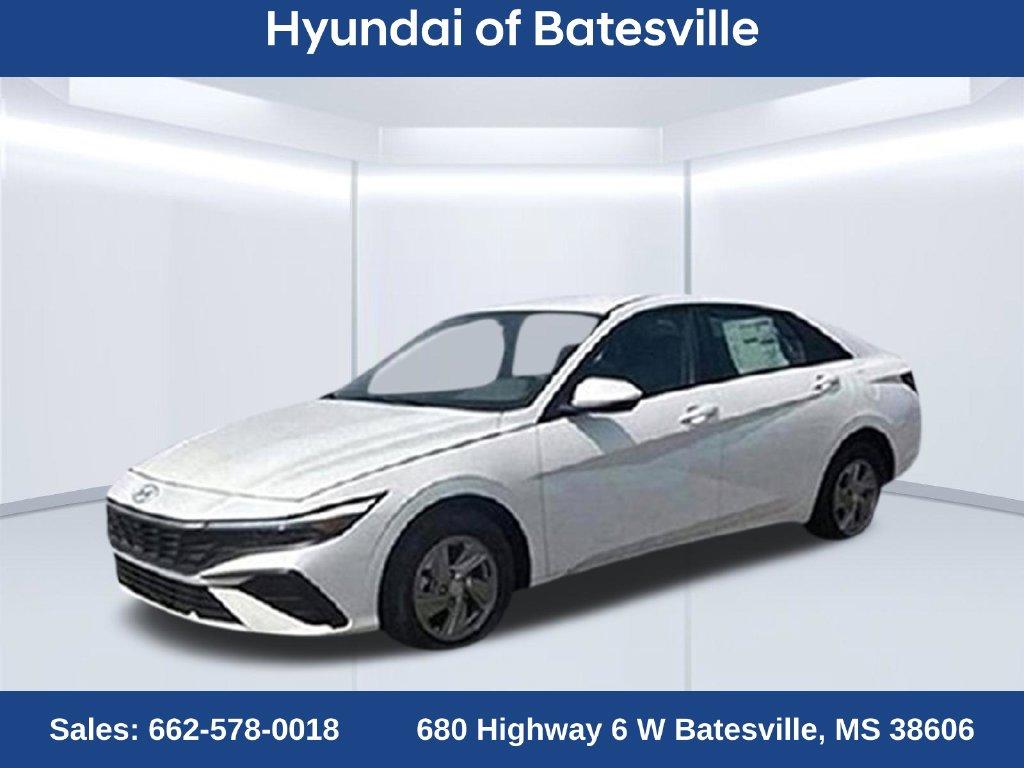 New 2026 Hyundai ELANTRA SE