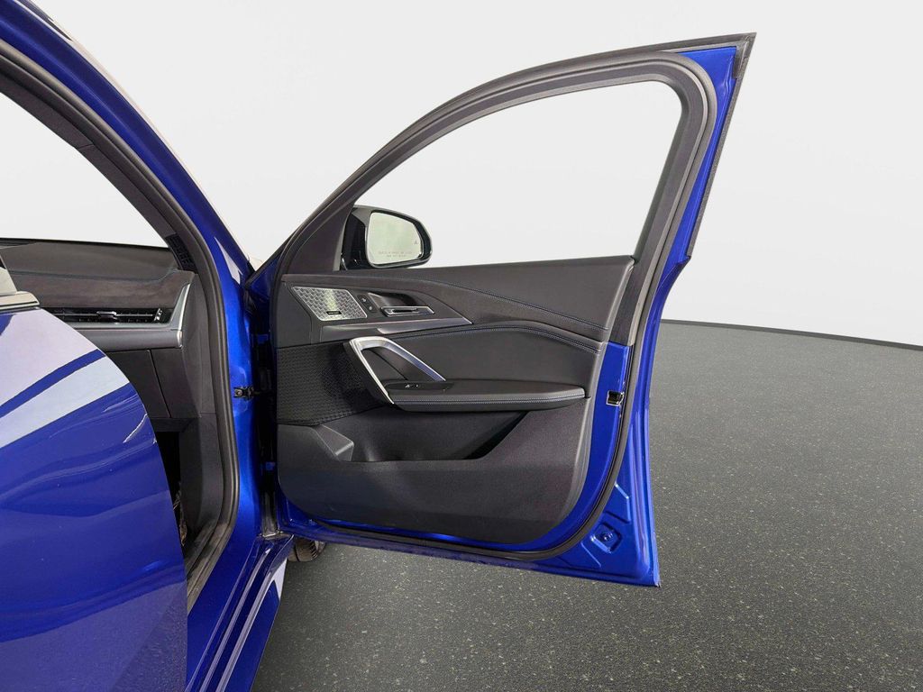 2025 BMW X2 M35I — миниатюра 22