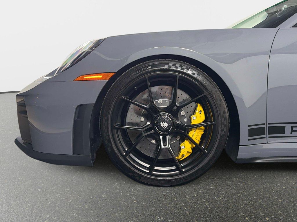 2025 Porsche 911 GT3 — миниатюра 13