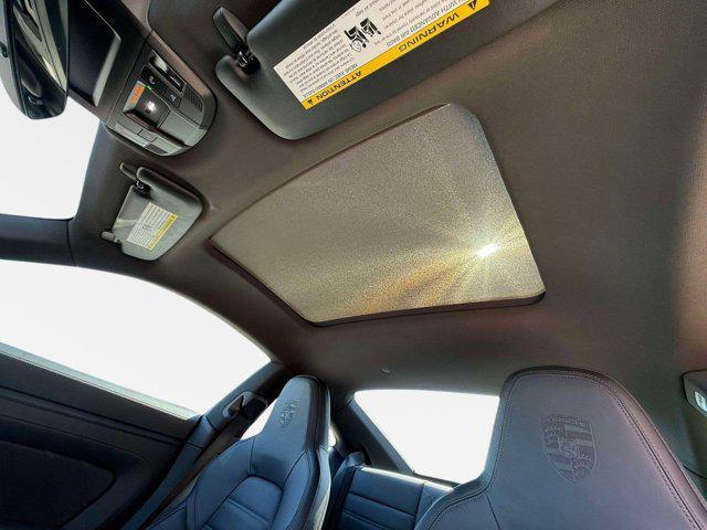صورة مصغرة 40 لـ 2024 Porsche 911 CARRERA 4 GTS