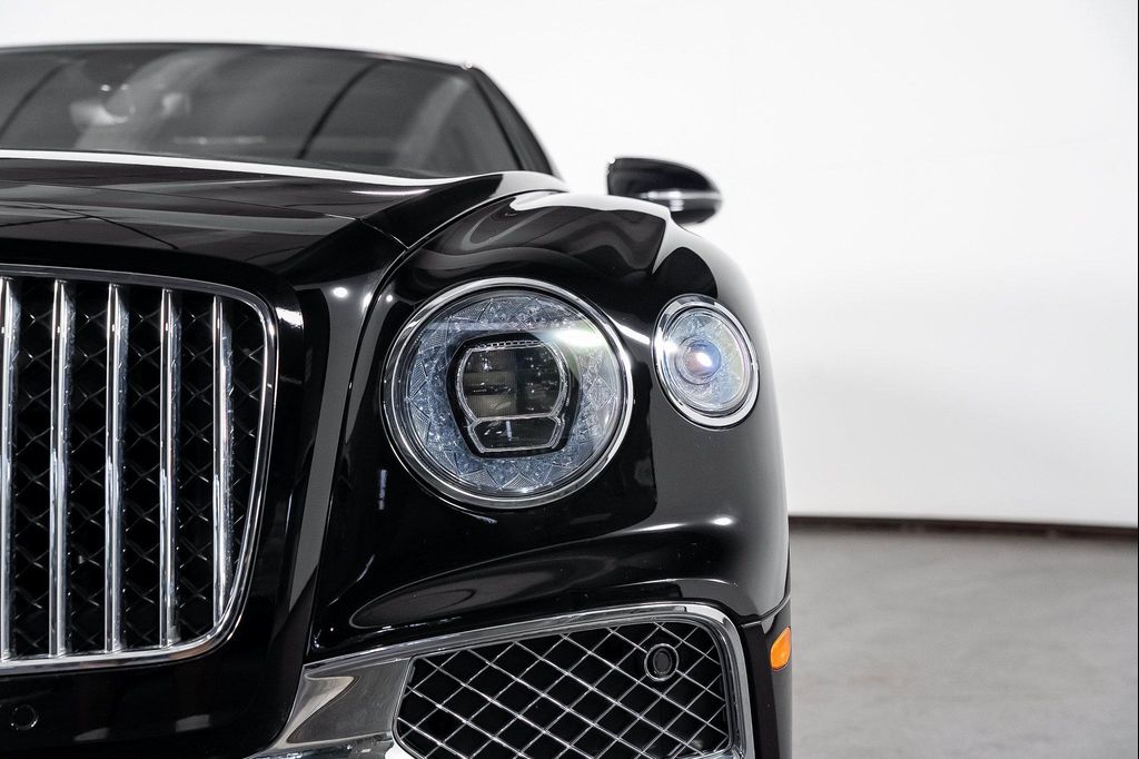 صورة 5 لـ 2022 Bentley FLYING SPUR HYBRID HYBRID SEDAN
