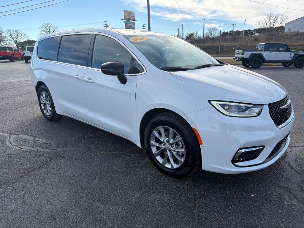 New 2026 Chrysler Pacifica Limited