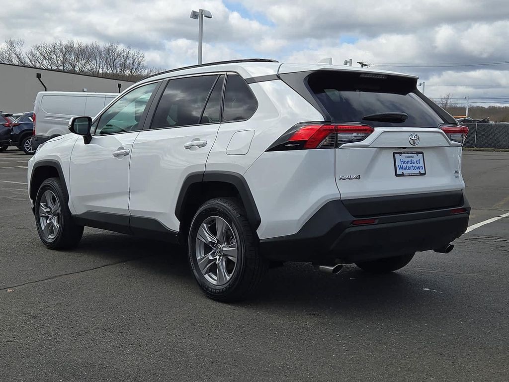 TOYOTA RAV4 - 7