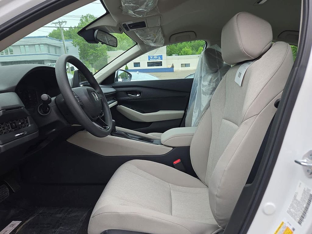 2026 Honda ACCORD LX 1.5T — фото 6
