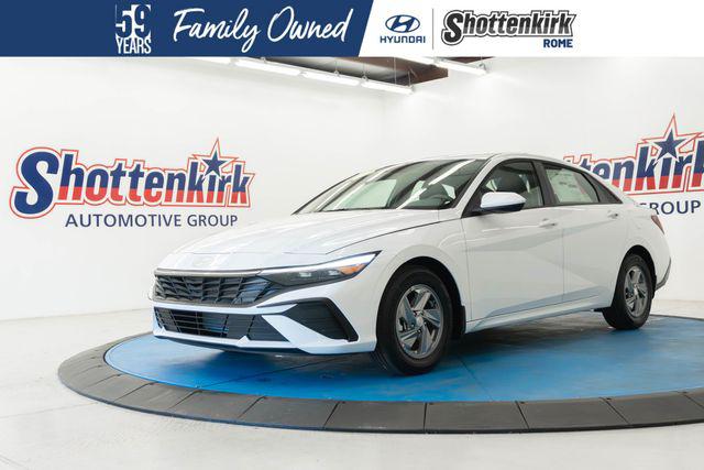 New 2026 Hyundai ELANTRA SE