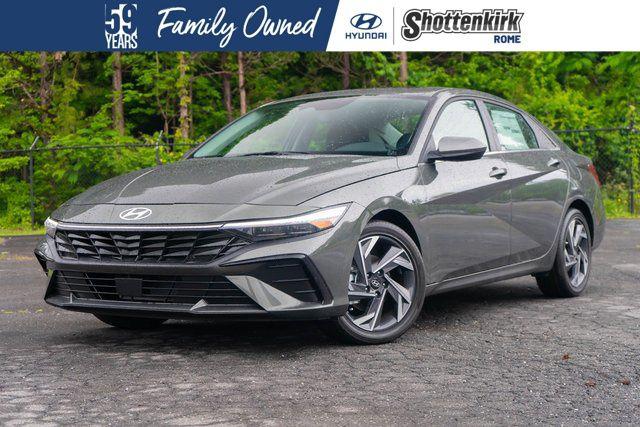 New 2025 Hyundai ELANTRA SEL