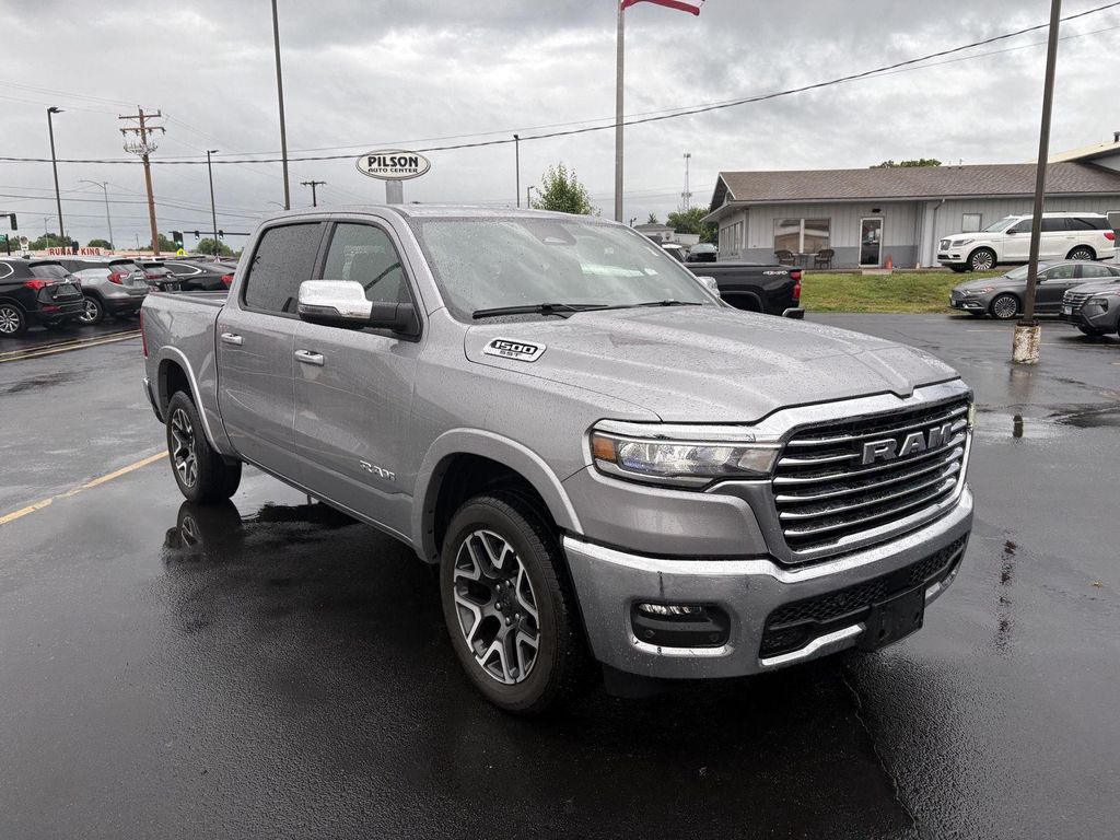 2025 RAM 1500 LARAMIE 照片 2