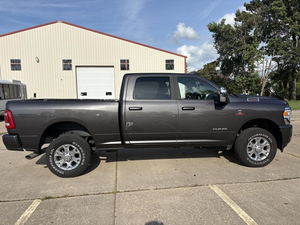 صورة مصغرة 24 لـ 2024 RAM 2500 LARAMIE CREW CAB 4X4 6'4' BOX