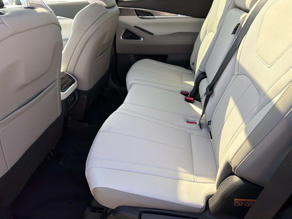 2027 Infiniti QX60 LUXE 照片 10
