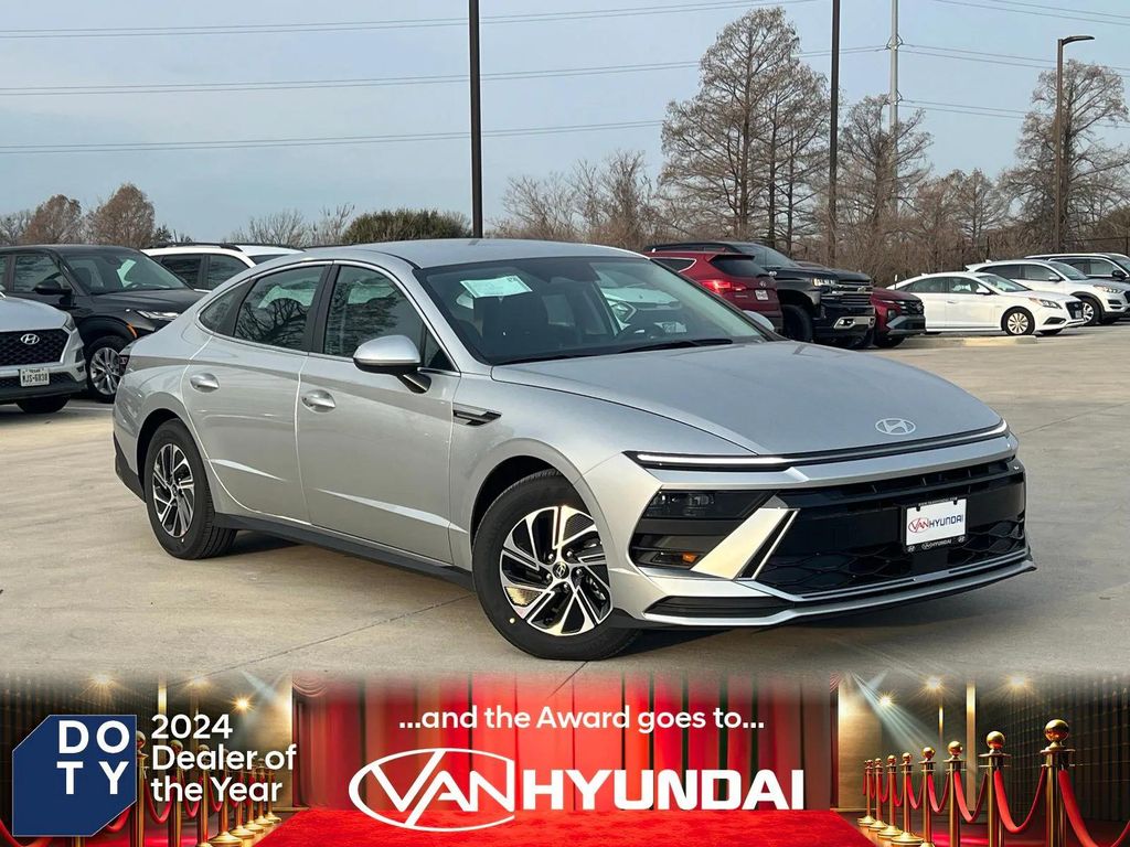 New 2026 Hyundai SONATA Hybrid Base