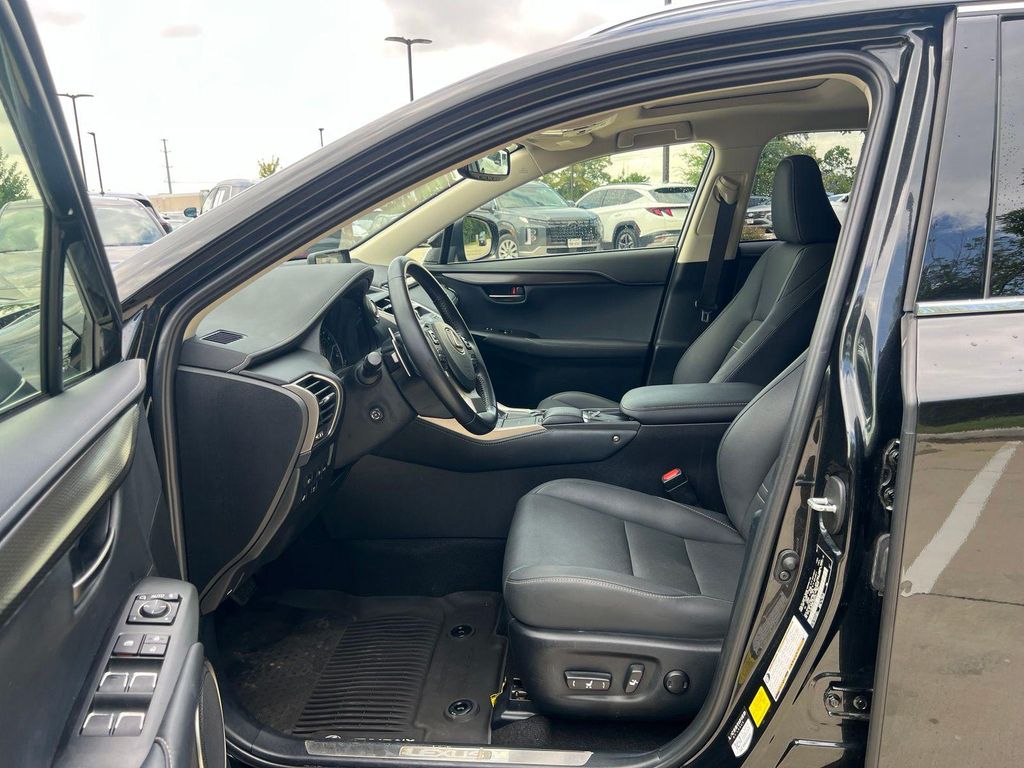 صورة مصغرة 23 لـ 2020 Lexus NX 300 BASE