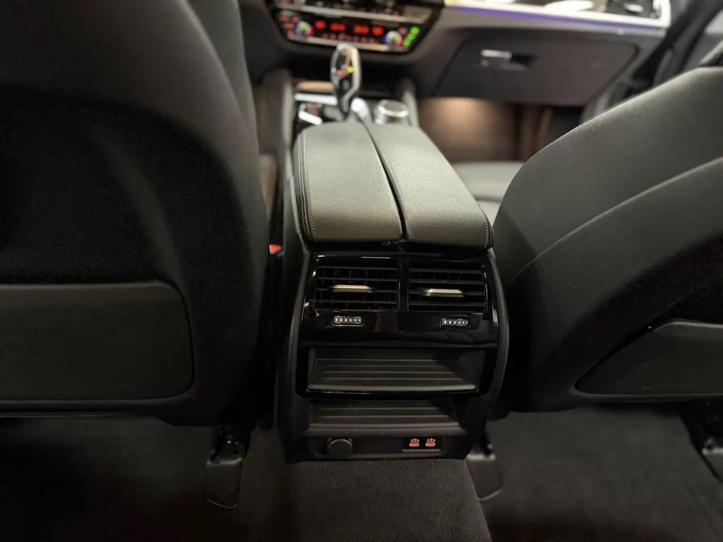 صورة مصغرة 42 لـ 2023 BMW 540 I XDRIVE