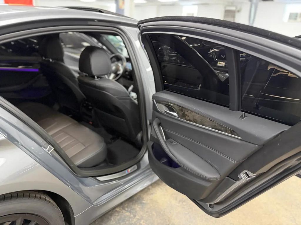 صورة مصغرة 33 لـ 2023 BMW 540 I XDRIVE
