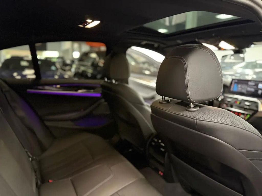 صورة مصغرة 37 لـ 2023 BMW 540 I XDRIVE