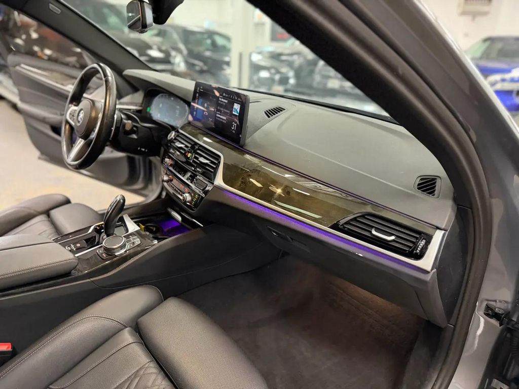 صورة مصغرة 32 لـ 2023 BMW 540 I XDRIVE