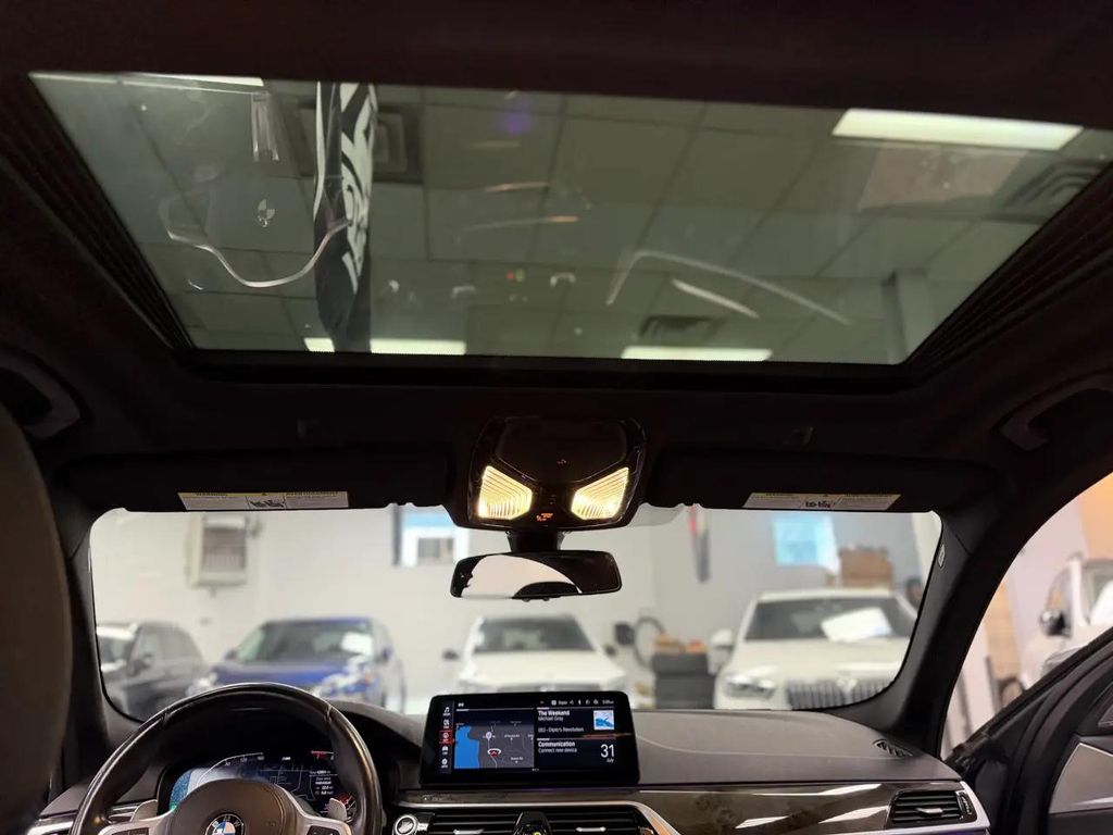 صورة مصغرة 43 لـ 2023 BMW 540 I XDRIVE