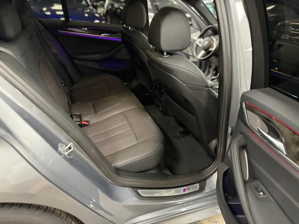 صورة مصغرة 34 لـ 2023 BMW 540 I XDRIVE