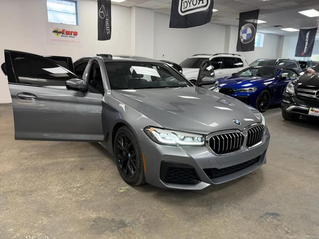 صورة مصغرة 48 لـ 2023 BMW 540 I XDRIVE