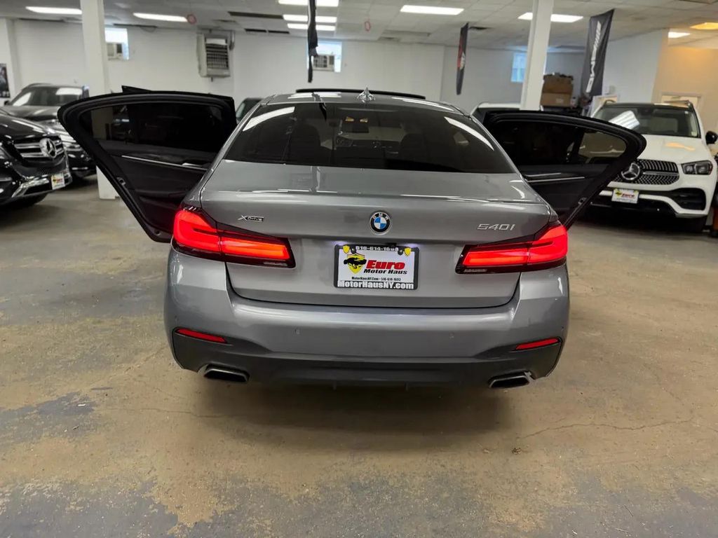 صورة مصغرة 50 لـ 2023 BMW 540 I XDRIVE