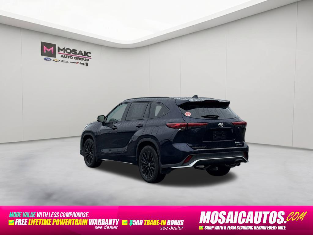 2023 Toyota HIGHLANDER L photo 5