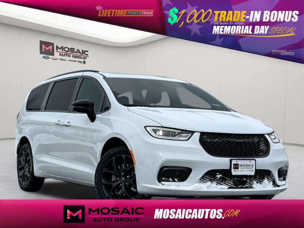 New 2026 Chrysler Pacifica L
