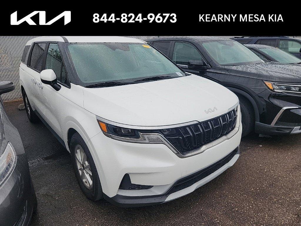 2023 Kia Carnival LX Seat