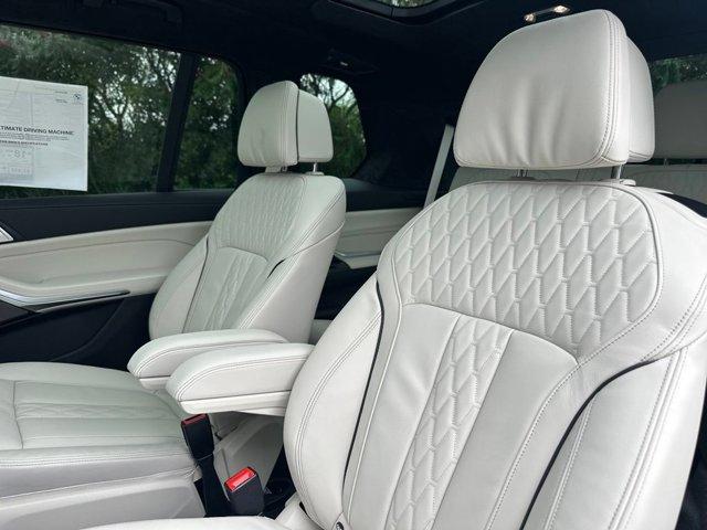 2026 BMW X7 M60I thumbnail 22