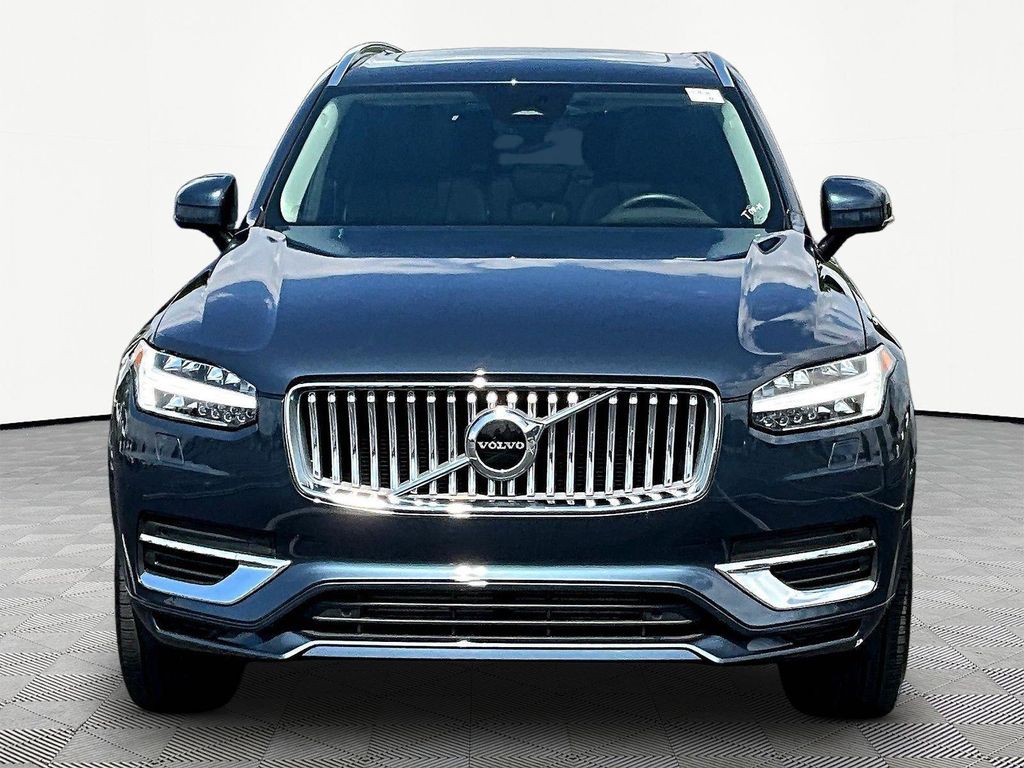 2025 Volvo XC90 PLUG-IN HYBRID T8 CORE 7-SEATER — фото 2