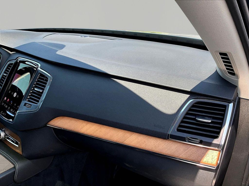 صورة مصغرة 27 لـ 2025 Volvo XC90 PLUG-IN HYBRID T8 CORE 7-SEATER