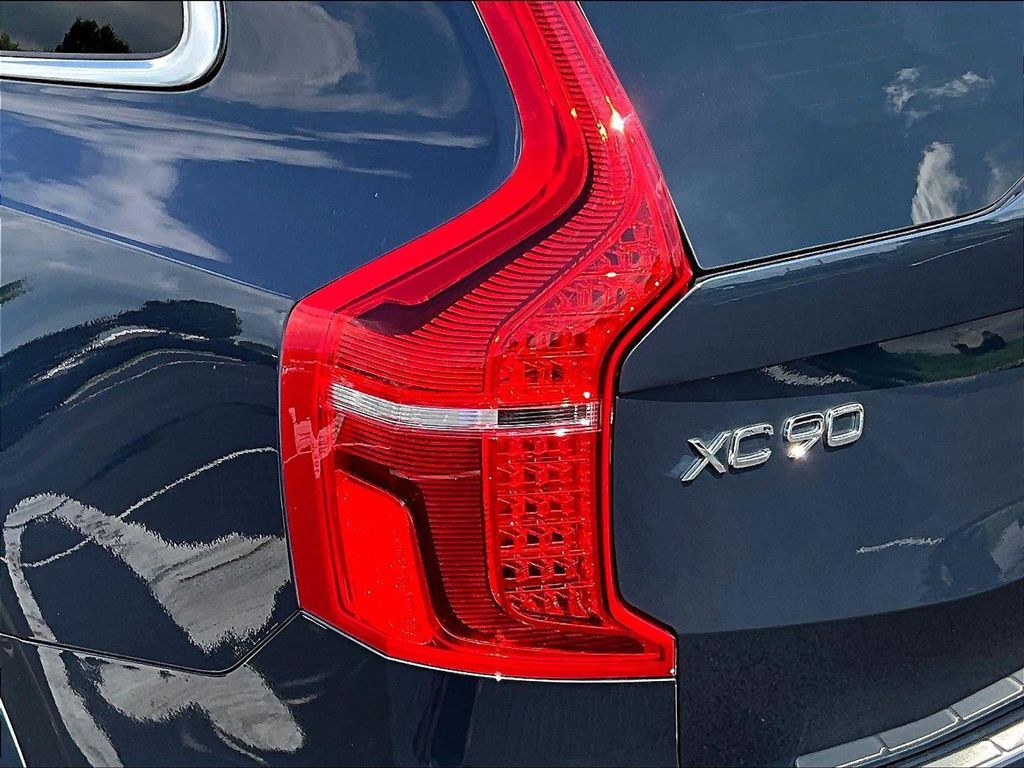 صورة مصغرة 23 لـ 2025 Volvo XC90 PLUG-IN HYBRID T8 CORE 7-SEATER