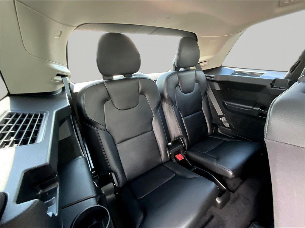 صورة مصغرة 26 لـ 2025 Volvo XC90 PLUG-IN HYBRID T8 CORE 7-SEATER