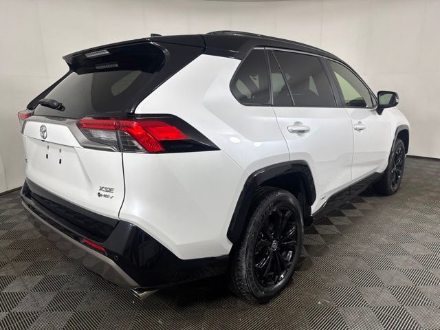 2025 Toyota RAV4 XSE — фото 3
