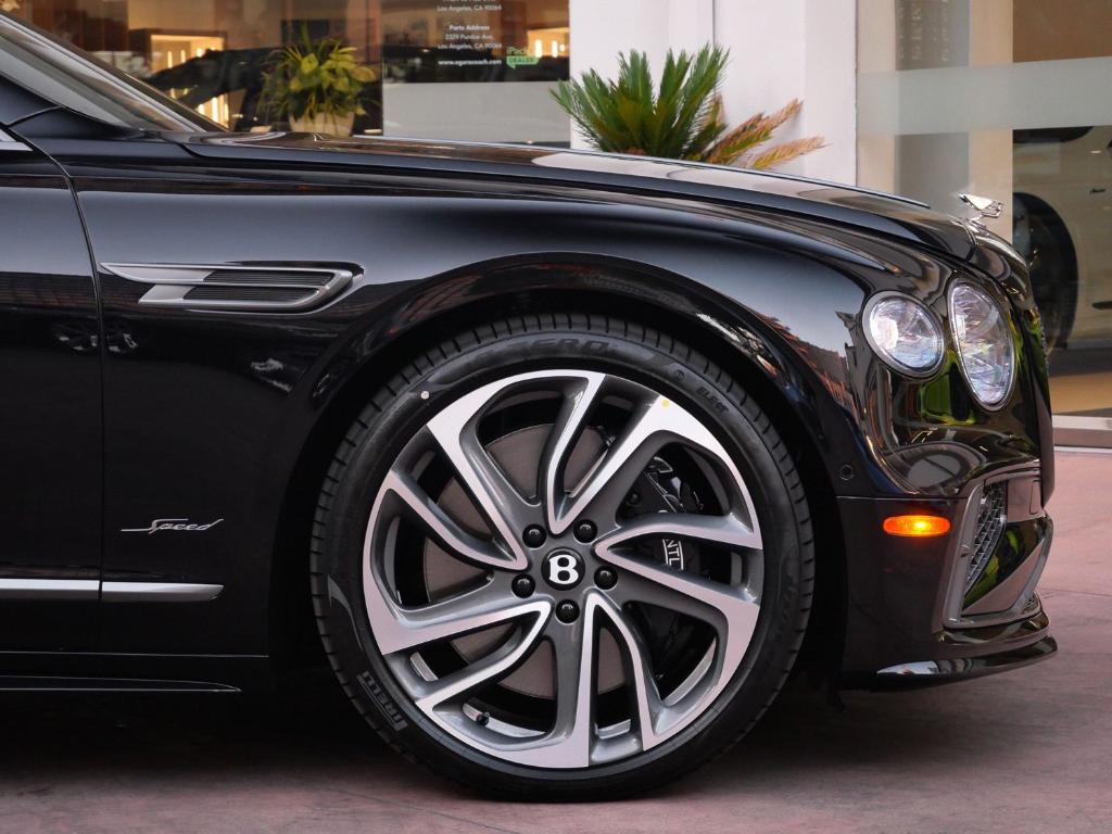 صورة 6 لـ 2026 BENTLEY FLYING SPUR SPEED