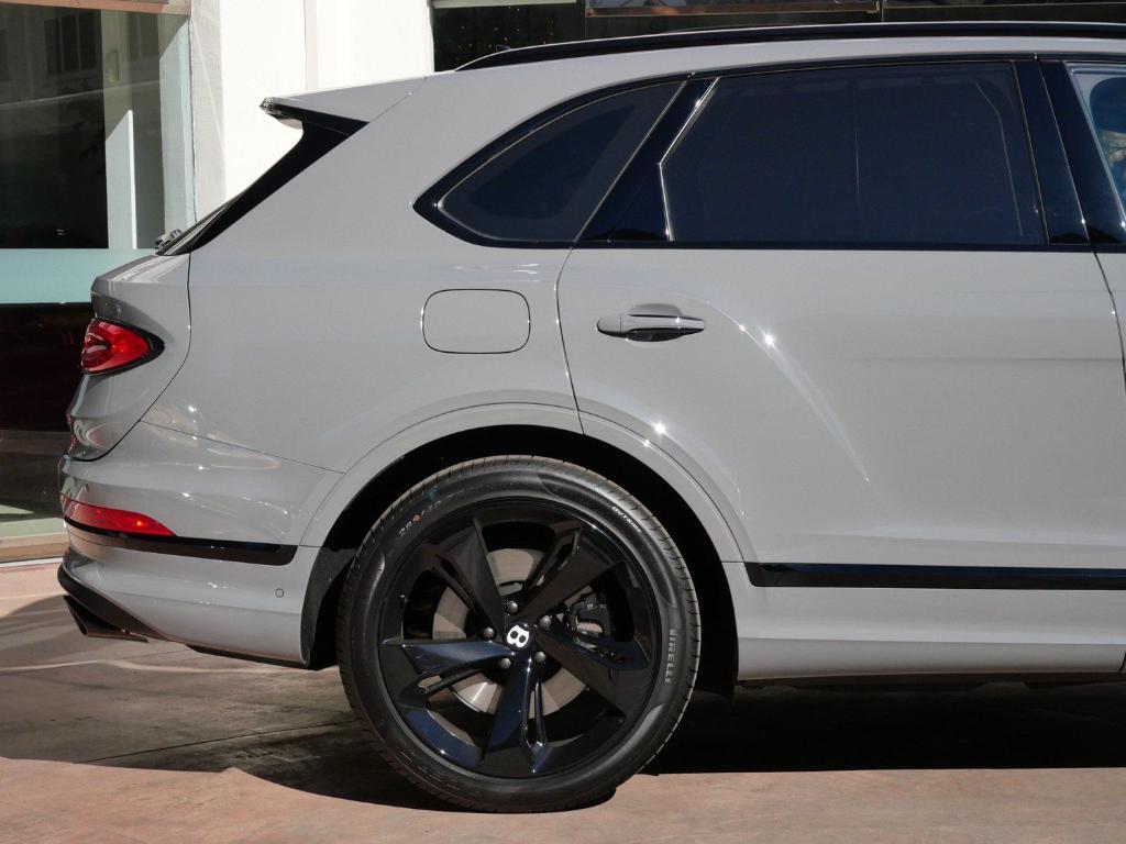 صورة 8 لـ 2025 BENTLEY BENTAYGA V8
