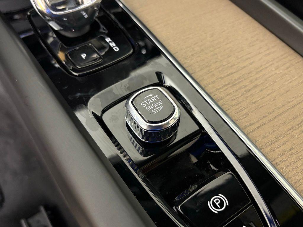 2026 Volvo XC60 B5 CORE 缩略图 24