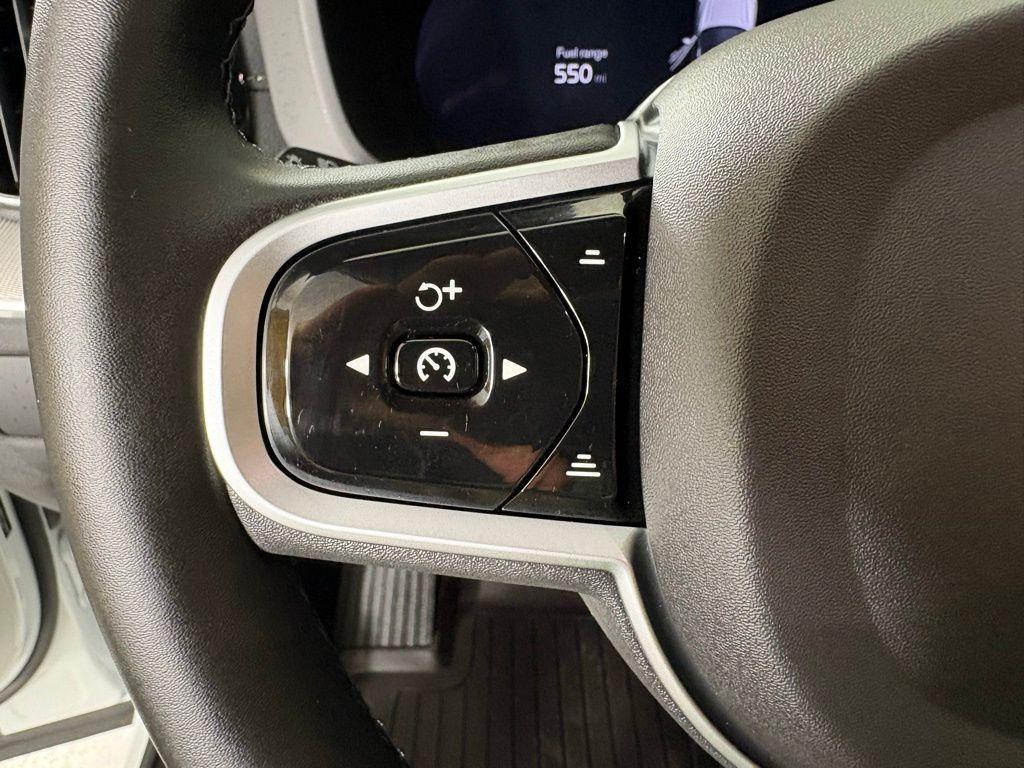 2026 Volvo XC60 PLUG-IN HYBRID T8 ULTRA BLACK EDITION thumbnail 24