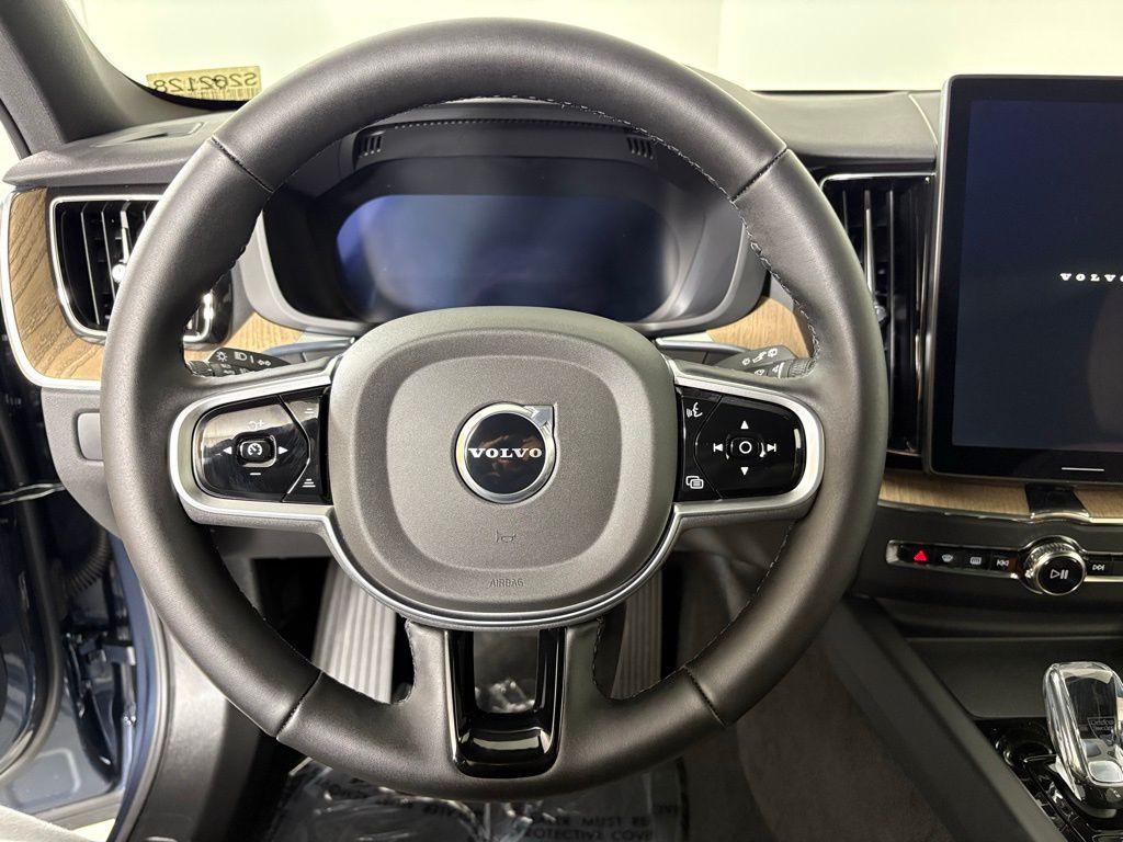 2026 Volvo XC60 B5 PLUS — миниатюра 21