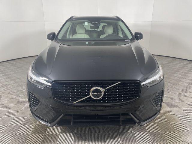 2025 Volvo XC60 PLUG-IN HYBRID T8 PLUS photo 4