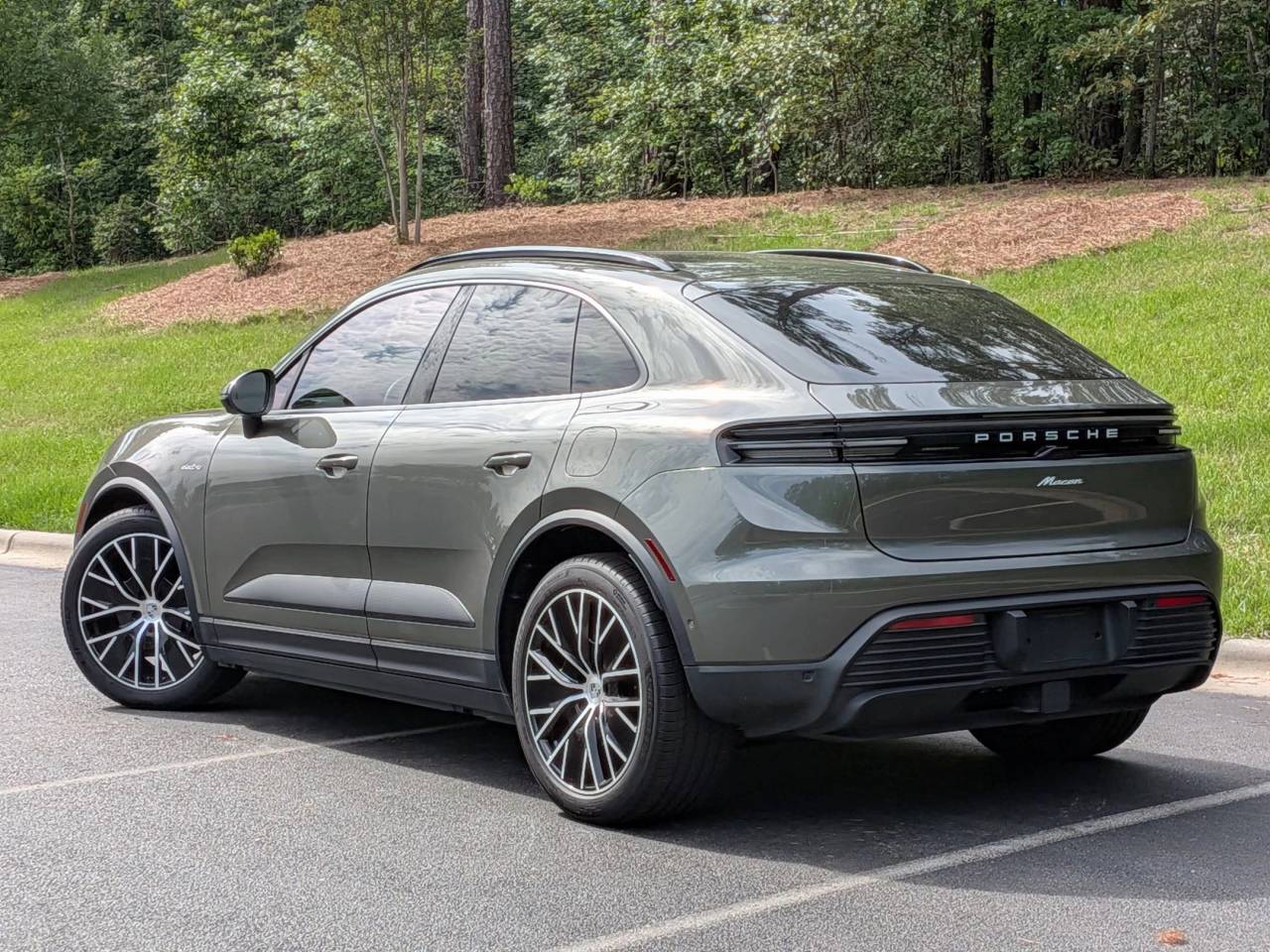 2025 Porsche MACAN — фото 3