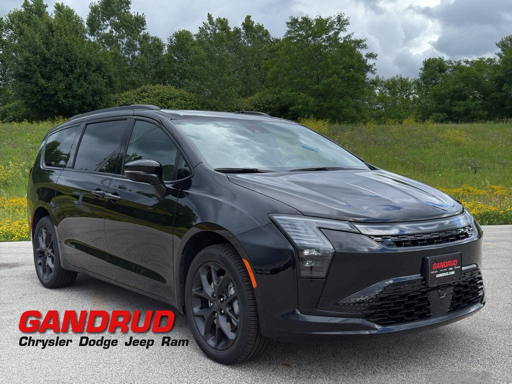 New 2027 Chrysler Pacifica LIMITED