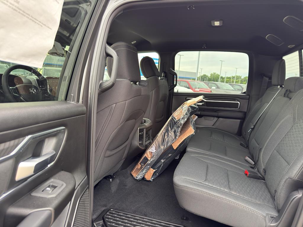 2026 RAM 1500 BIG HORN thumbnail 25