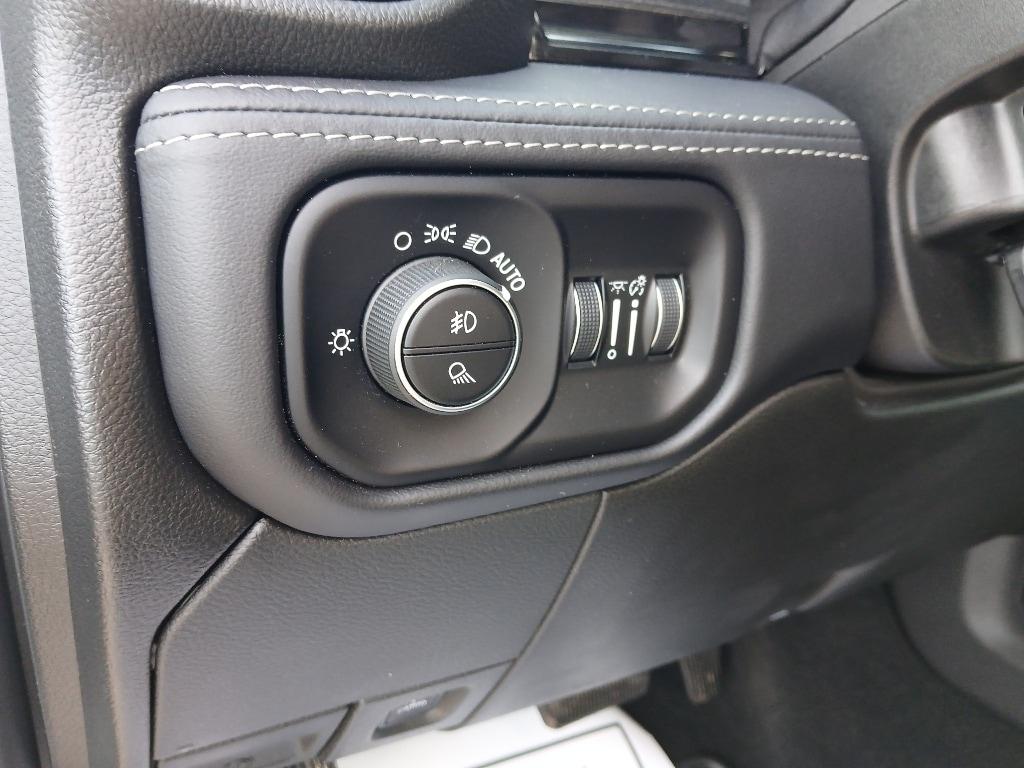 2023 RAM 2500 LIMITED CREW CAB 4X4 6'4' BOX 缩略图 36