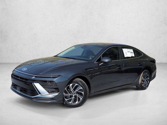 New 2026 Hyundai SONATA Hybrid Base