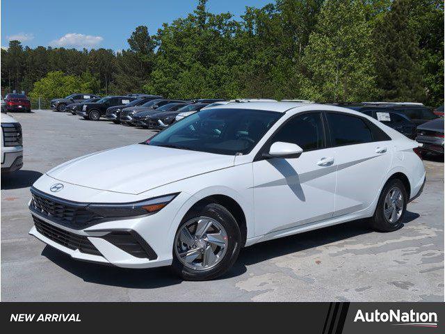 New 2026 Hyundai ELANTRA SE