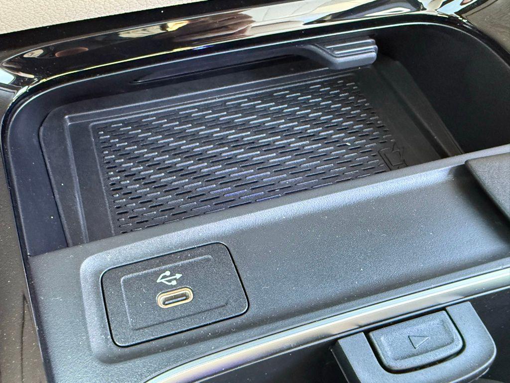 2026 Mercedes-BENZ GLB 缩略图 32
